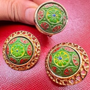 Celebrity Fashion Jewelry Set Gold Tone Mosaic Clip-On Earrings & Dome Ring